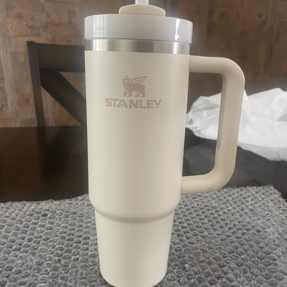 Stanley 30oz quencher